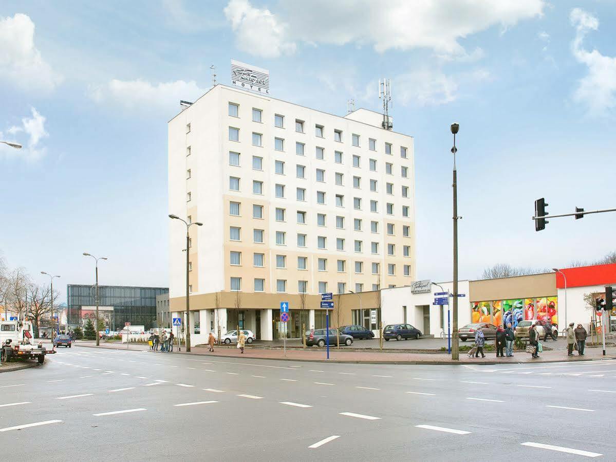 Hotel Petropol Płock Kültér fotó